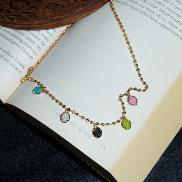 Oval Charms Collar Necklace